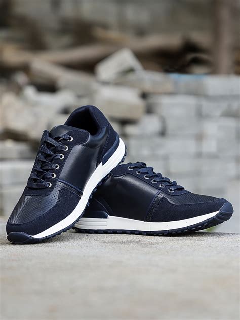 navy blue men's sneakers.